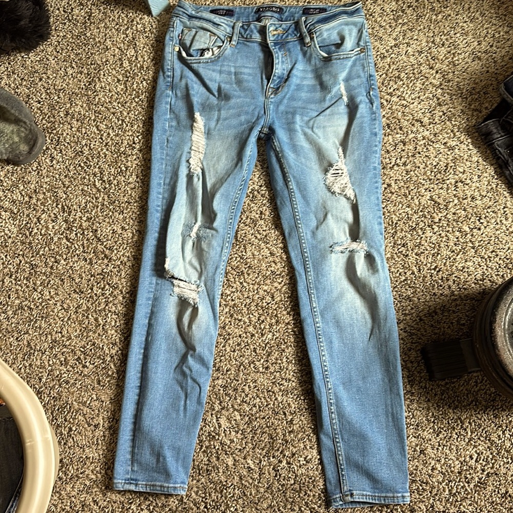 Skinny jeans size 29. Mid rise. Stretchy.